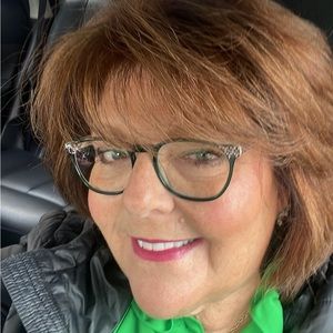 Meet your Posher, Elyse